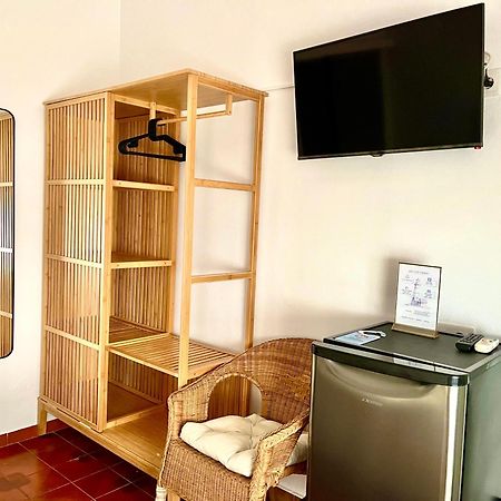Hostal El Faro Chipiona Bagian luar foto