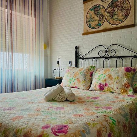 Hostal El Faro Chipiona Bagian luar foto
