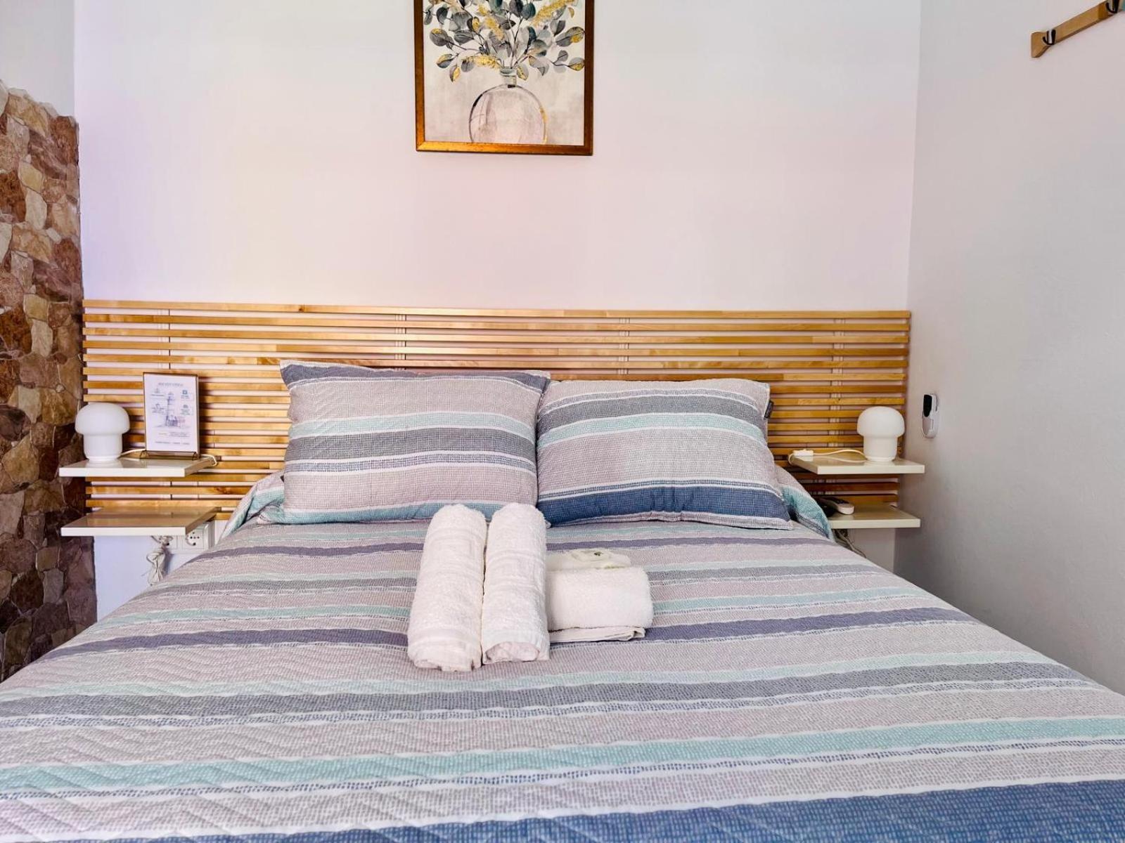Hostal El Faro Chipiona Bagian luar foto