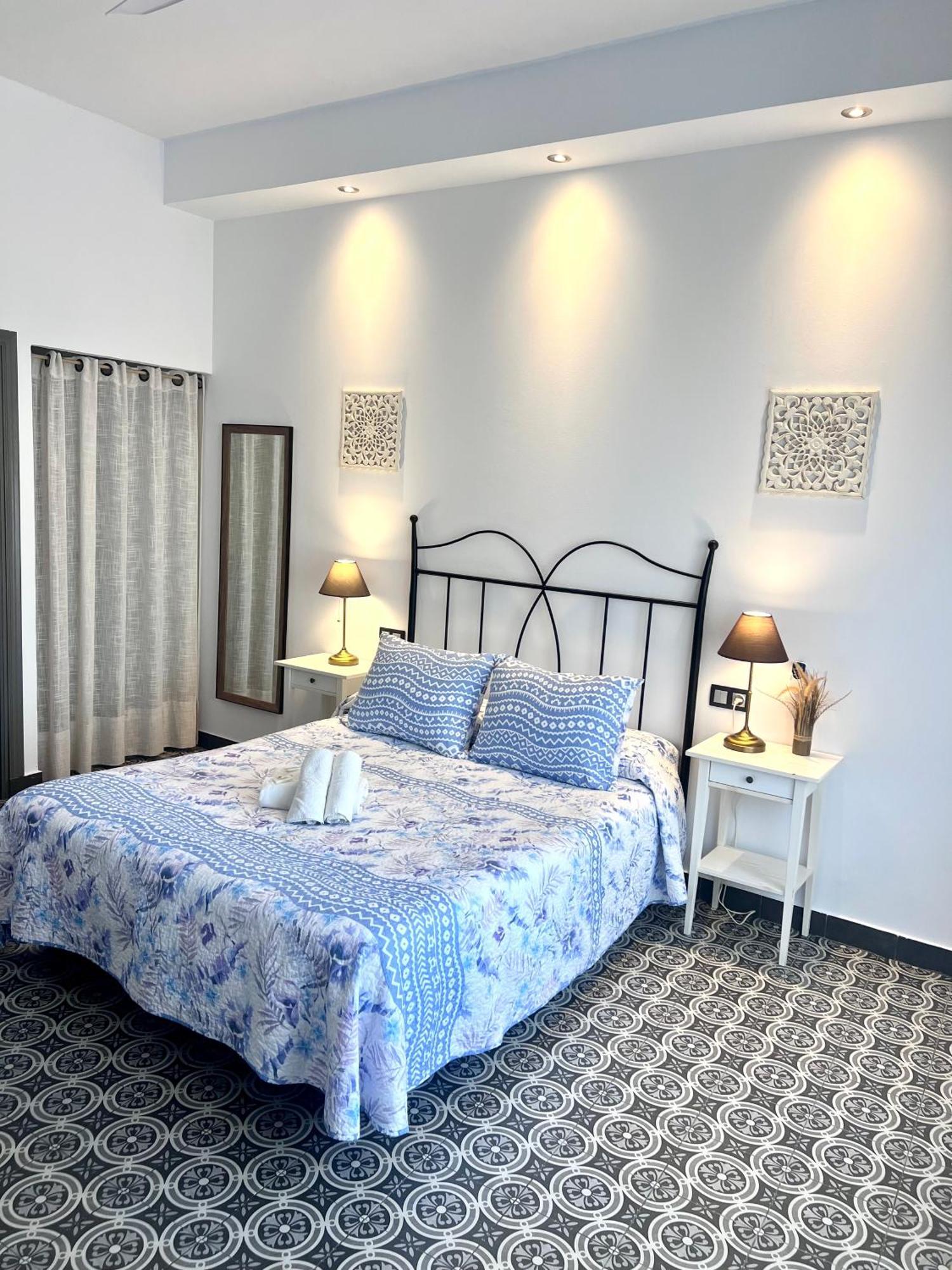 Hostal El Faro Chipiona Bagian luar foto
