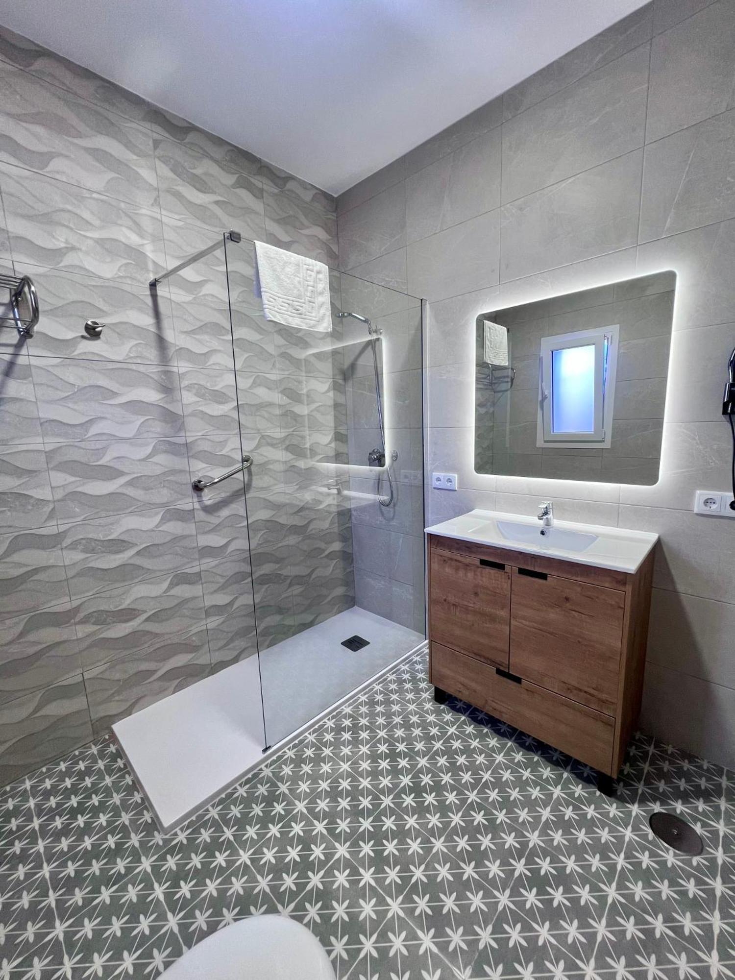 Hostal El Faro Chipiona Bagian luar foto