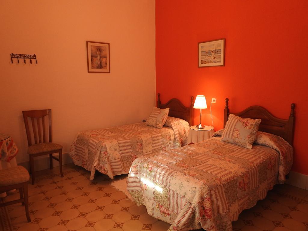 Hostal El Faro Chipiona Bagian luar foto